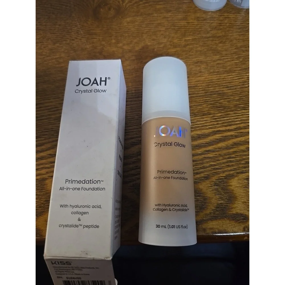 JOAH Foundation Crystal Glow Peptide-Infused TW050 Tan‎ Warm Undertones